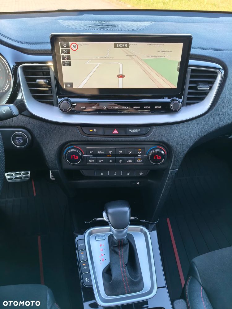 Kia Ceed - 31