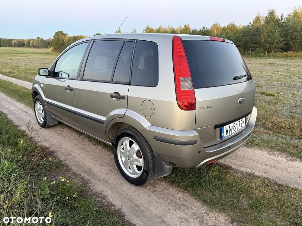 Ford Fusion 2004 photo 5