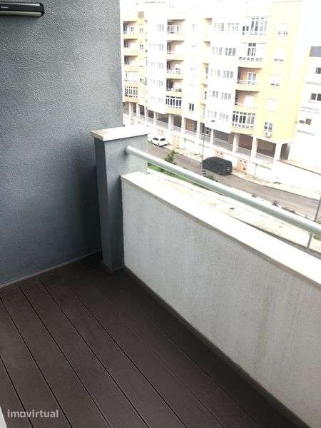 Arrenda-se T2 - Feijó, Almada - Grande imagem: 4/8