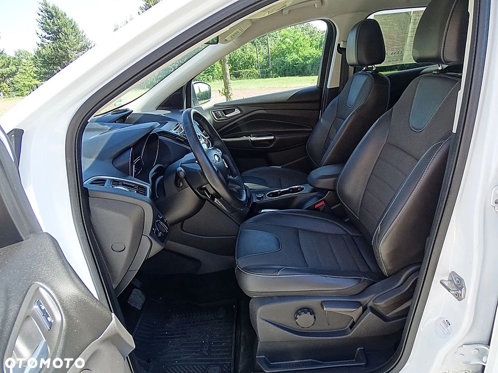 Ford Kuga 2.0 TDCi 4x4 Titanium - 29