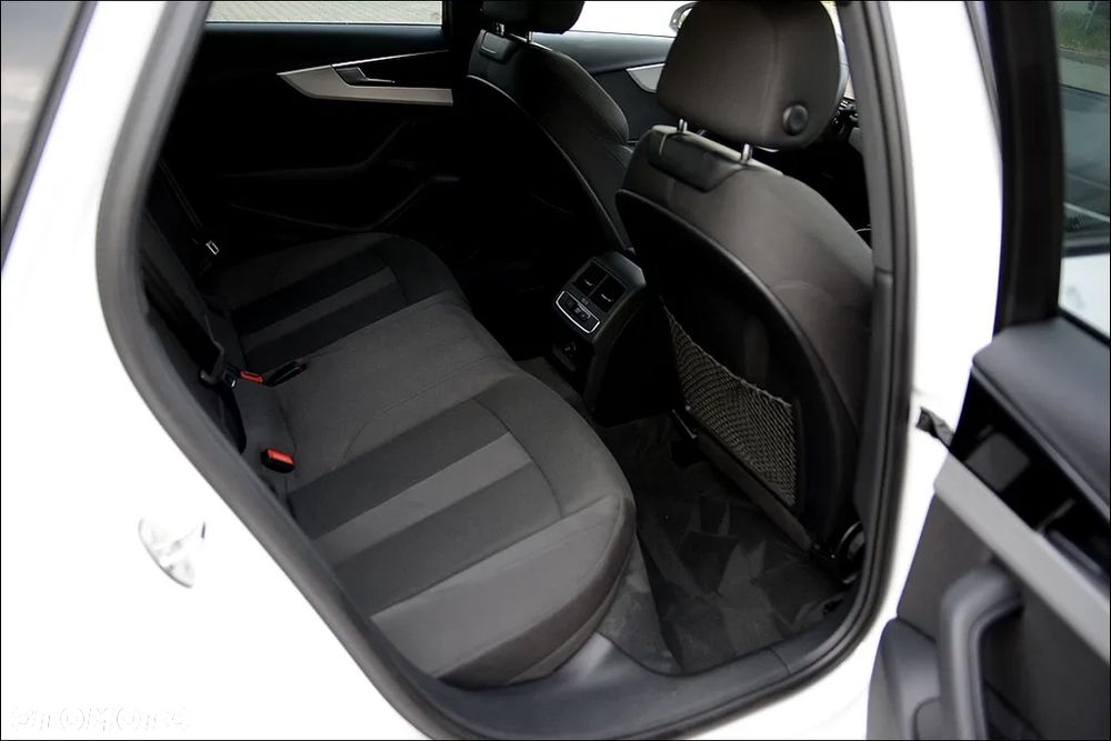 Audi A4 Limousine 35 TFSI S tronic sport - 24