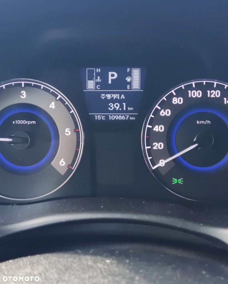 Hyundai Accent - 2