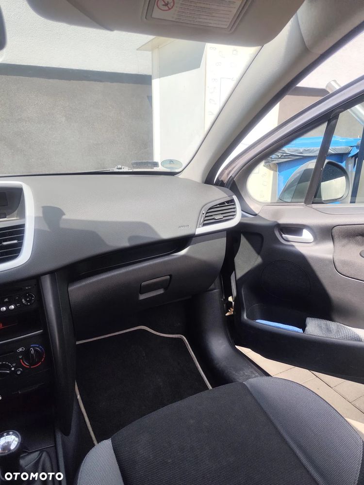 Peugeot 207 75 Urban Move - 9