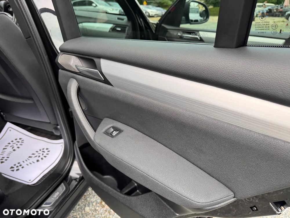 BMW X3 xDrive28i Sport-Aut xLine - 28