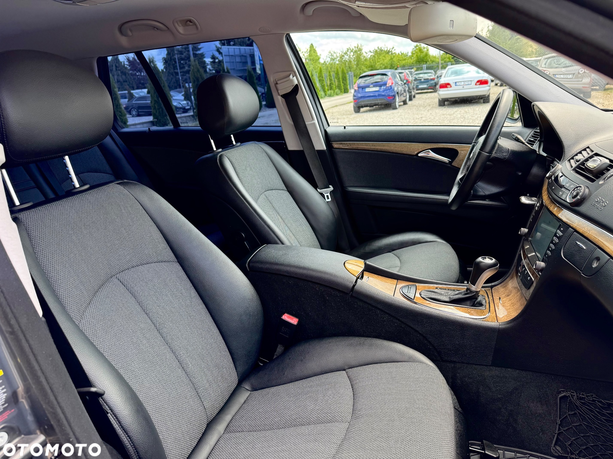 Mercedes-Benz Klasa E 200 T Kompressor Automatik Avantgarde - 32