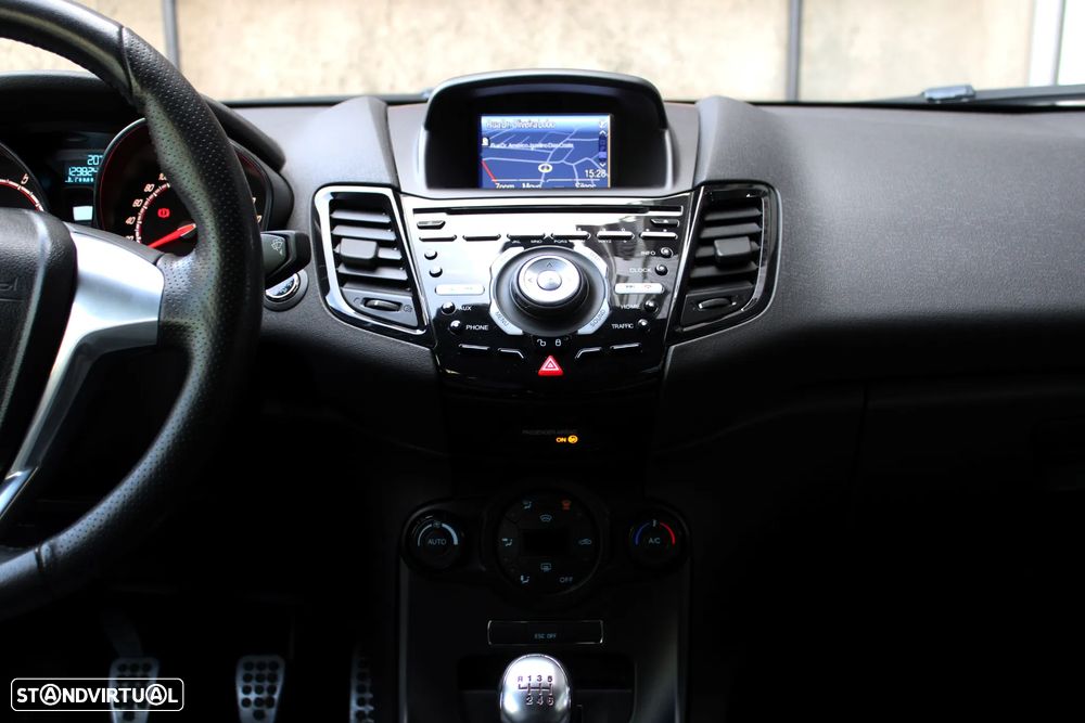 Ford Fiesta 1.6 EcoBoost ST - 18