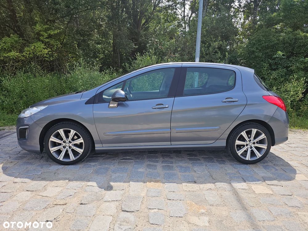 Peugeot 308 - 8