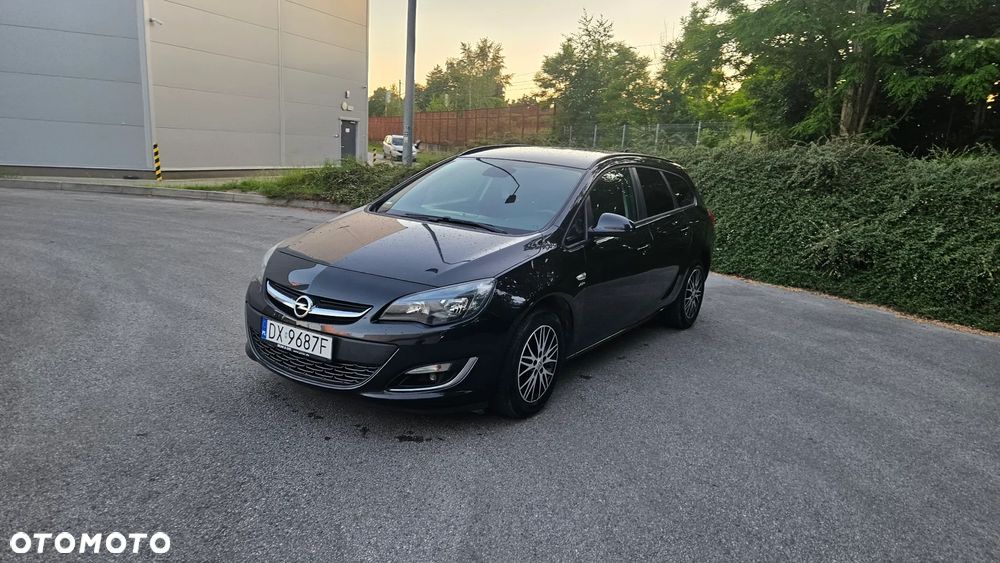 Opel Astra 1.4 Turbo 150 Jahre - 3