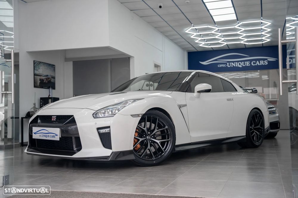 Nissan GT-R Prestige Edition - 5