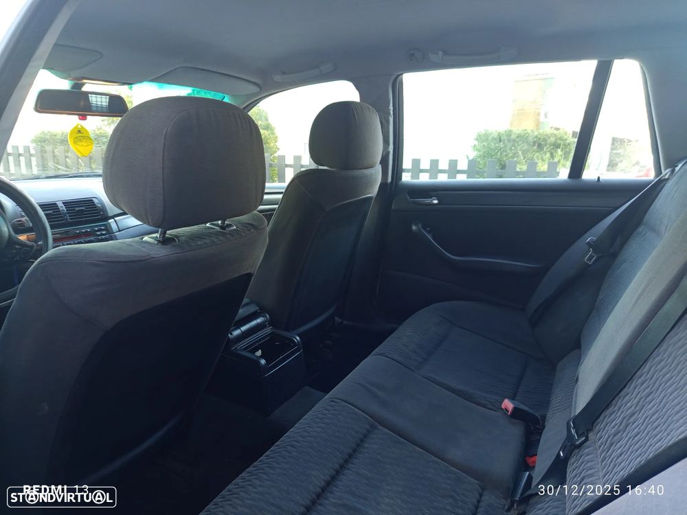 BMW 320 d Touring - 12