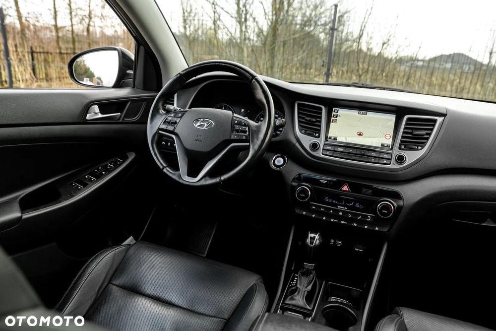 Hyundai Tucson 2.0 CRDI 4WD Automatik Premium - 27