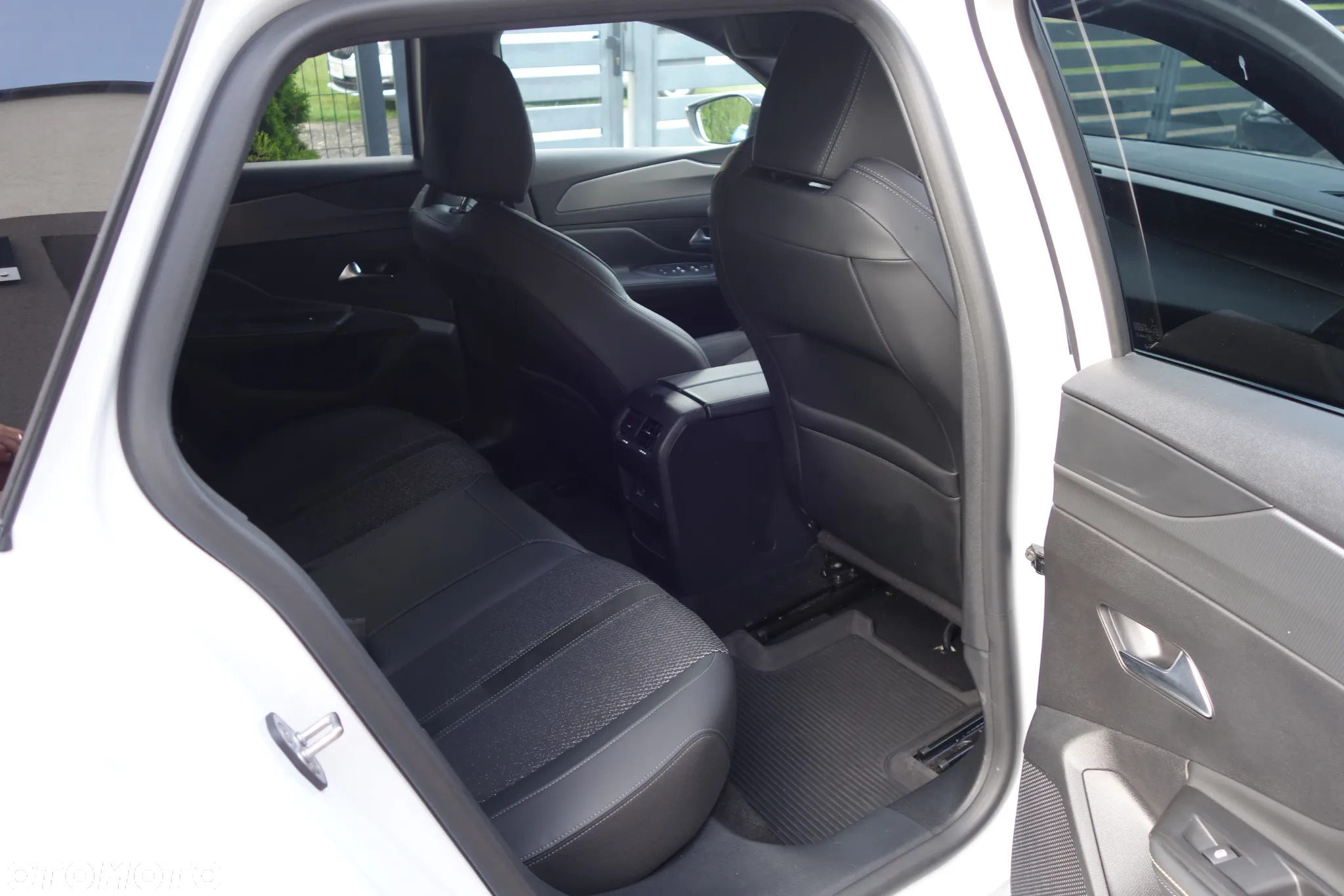 Peugeot 308 1.2 PureTech GT Pack S&S EAT8 - 21