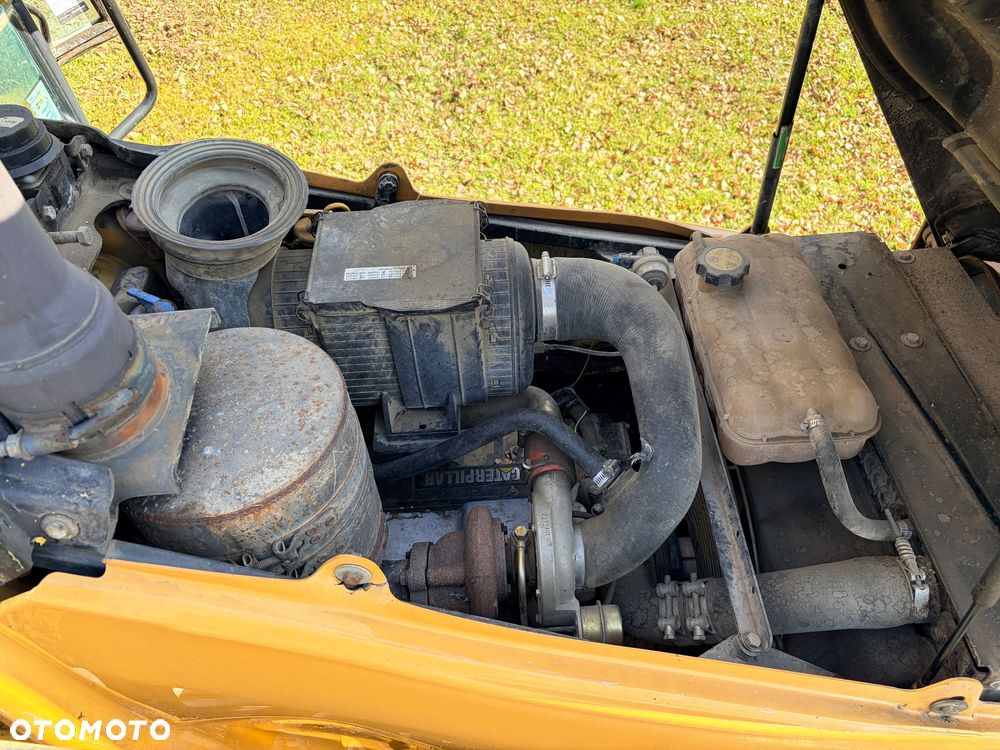 Caterpillar 422E - 15