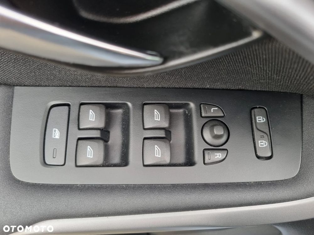 Volvo V40 D2 Geartronic Kinetic - 29
