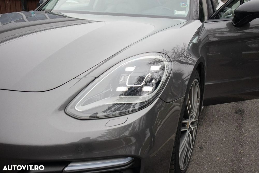 Porsche Panamera 4 E-Hybrid - 4