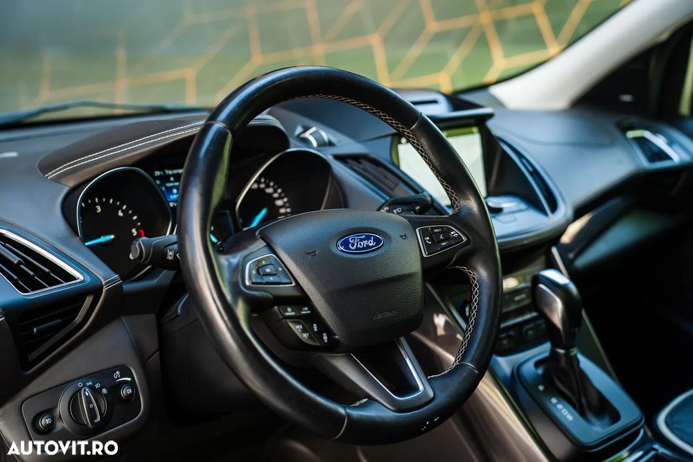 Ford Kuga 2.0 TDCi 4WD Powershift Vignale - 16