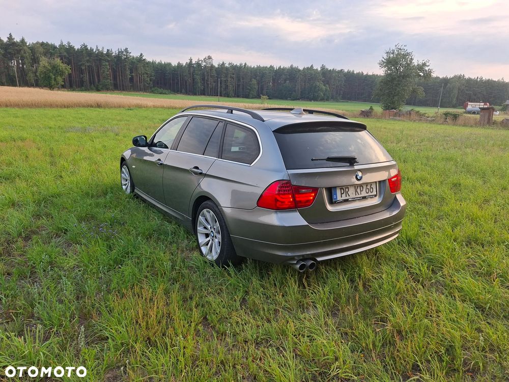 BMW Seria 3 330d xDrive - 7