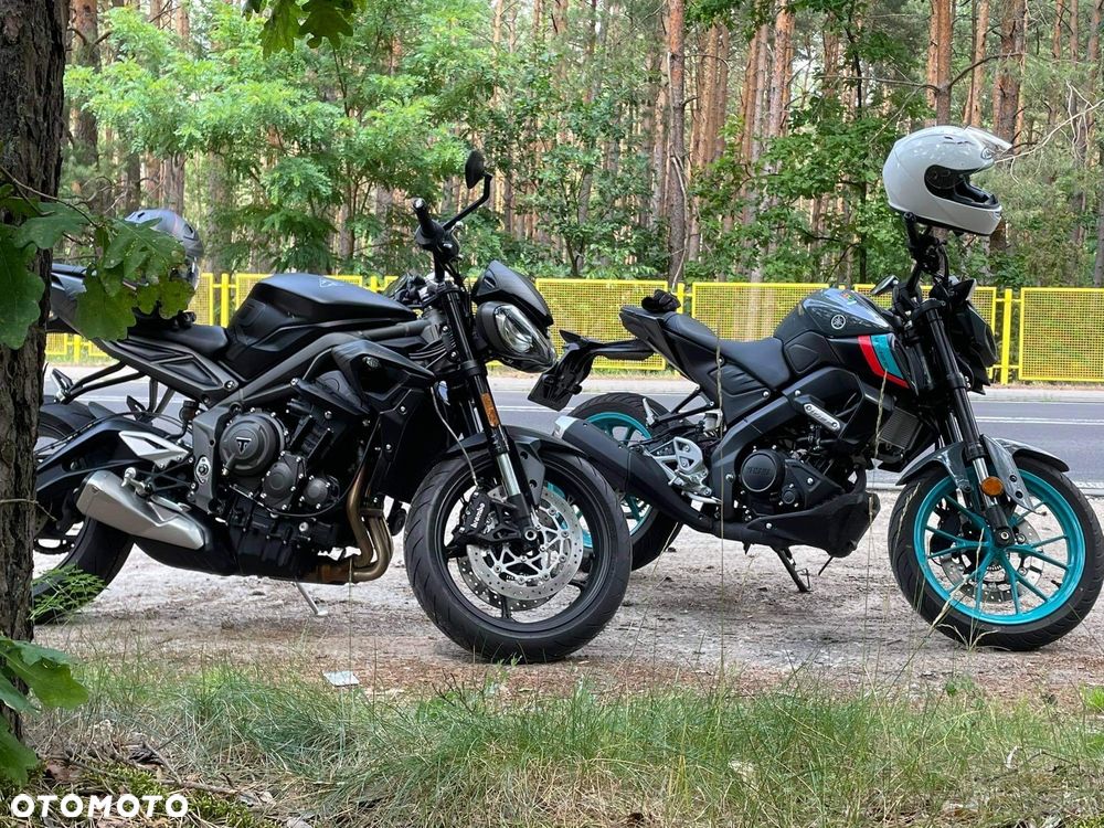 Triumph Street Triple - 12
