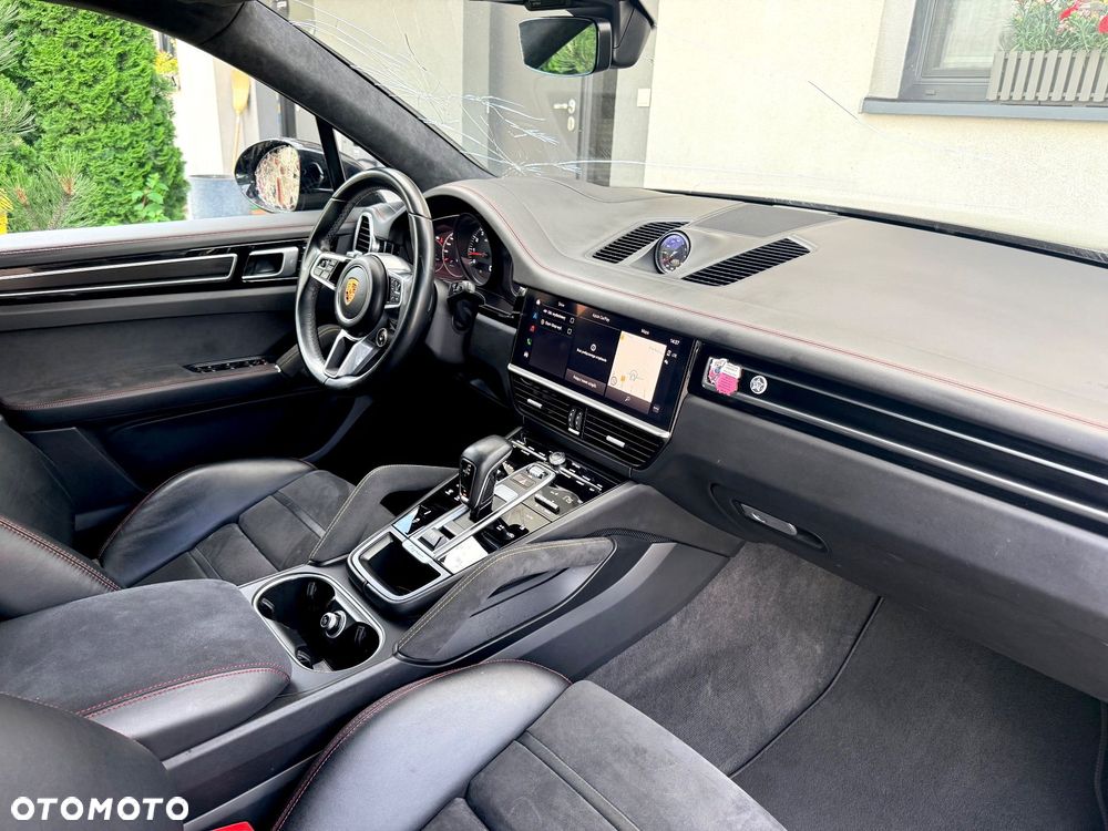Porsche Cayenne GTS - 28