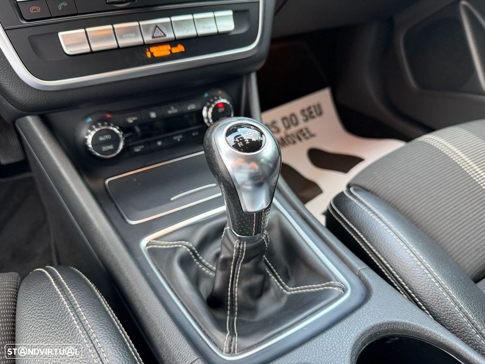 Mercedes-Benz GLA 180 CDI Urban - 27