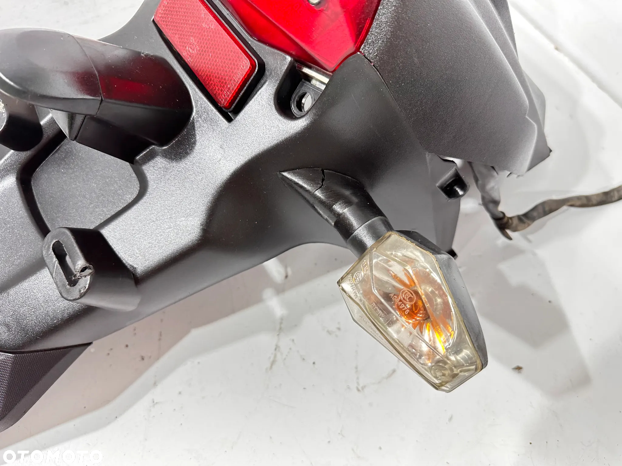 Lampa błotnik tył Sym Crox 50 - 3