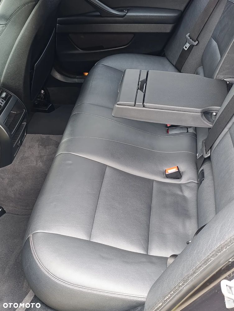 BMW Seria 5 525d xDrive Luxury Line - 13