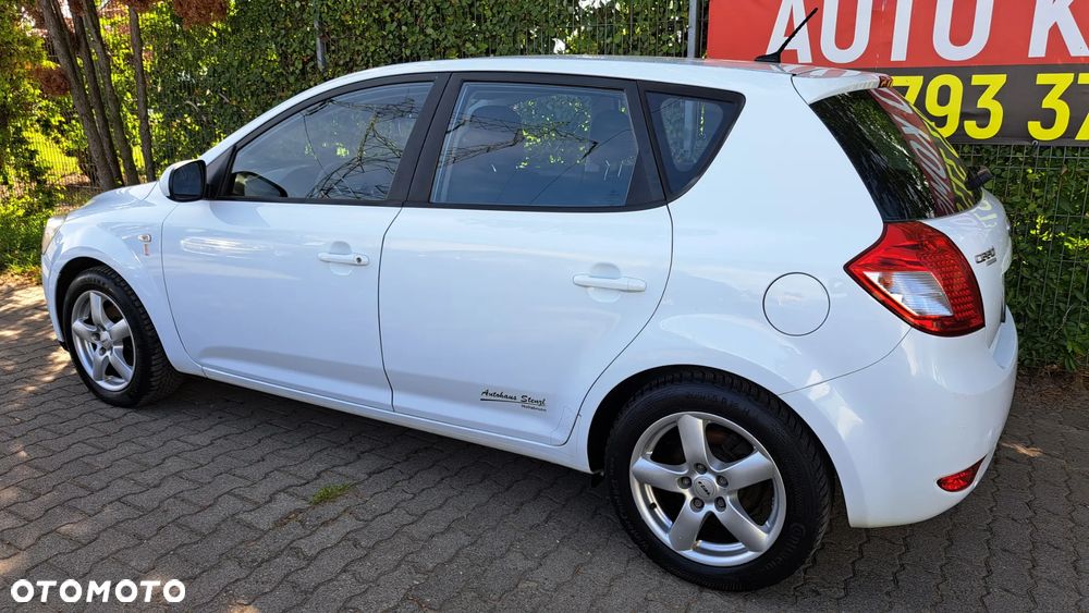 Kia Ceed - 6