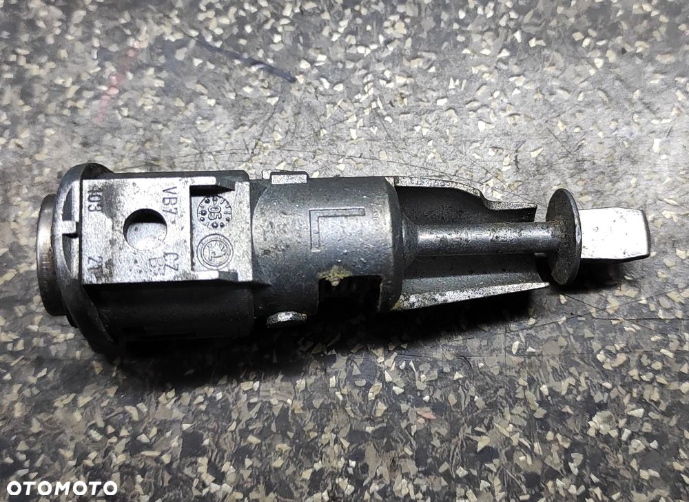 1Z0837167C WKŁADKA ZAMKA SKODA OCTAVIA II 2 - 2