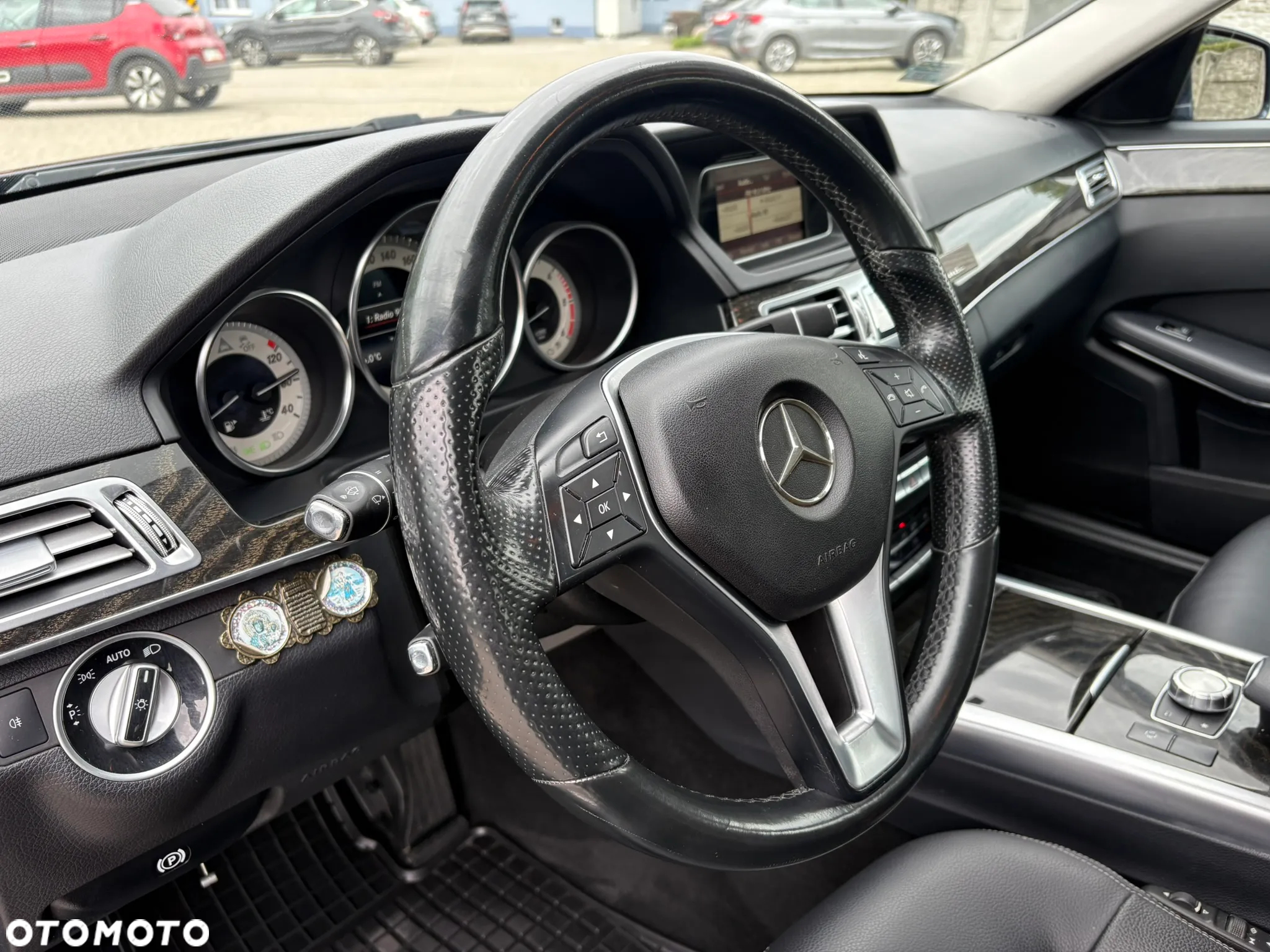 Mercedes-Benz Klasa E 300 T BlueTEC 9G-TRONIC - 22
