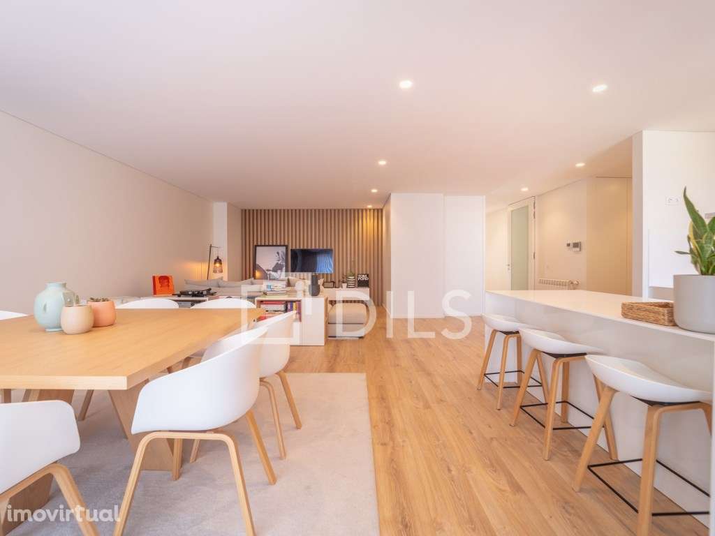 Apartamento T4 com varanda, em Matosinhos Sul - Grande imagem: 2/52