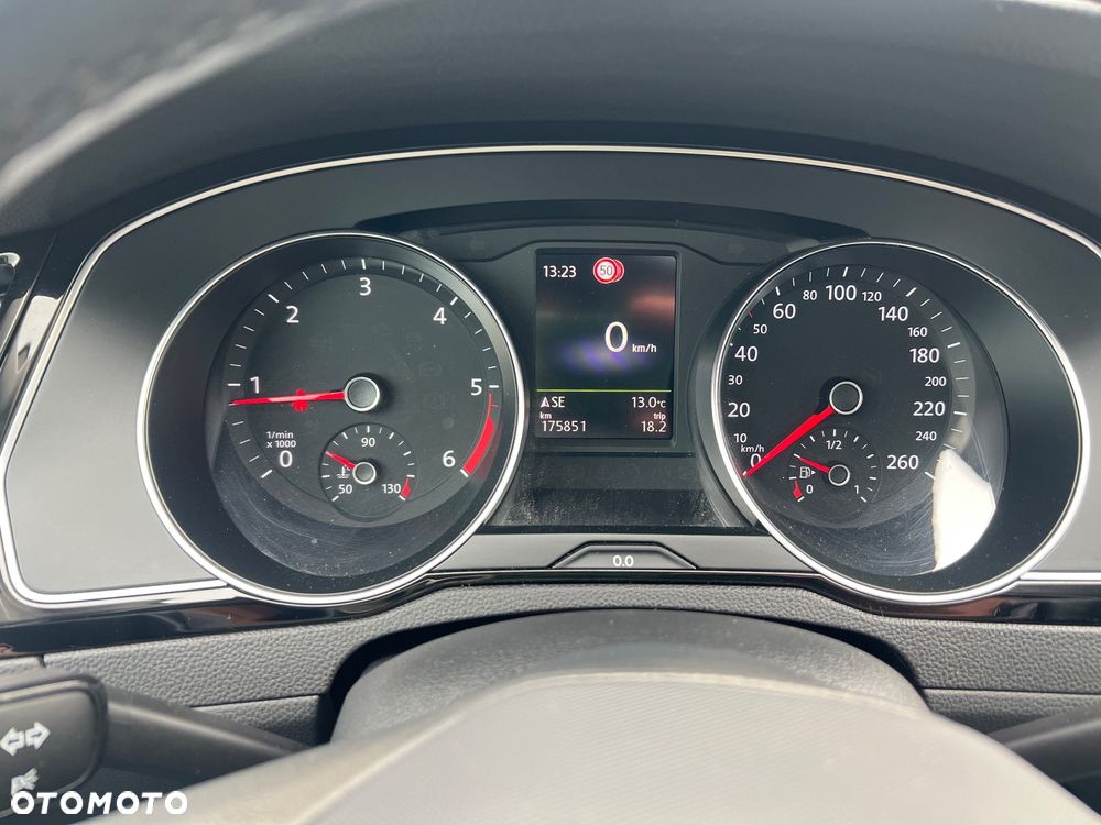 Volkswagen Passat 2.0 TDI SCR Highline - 40