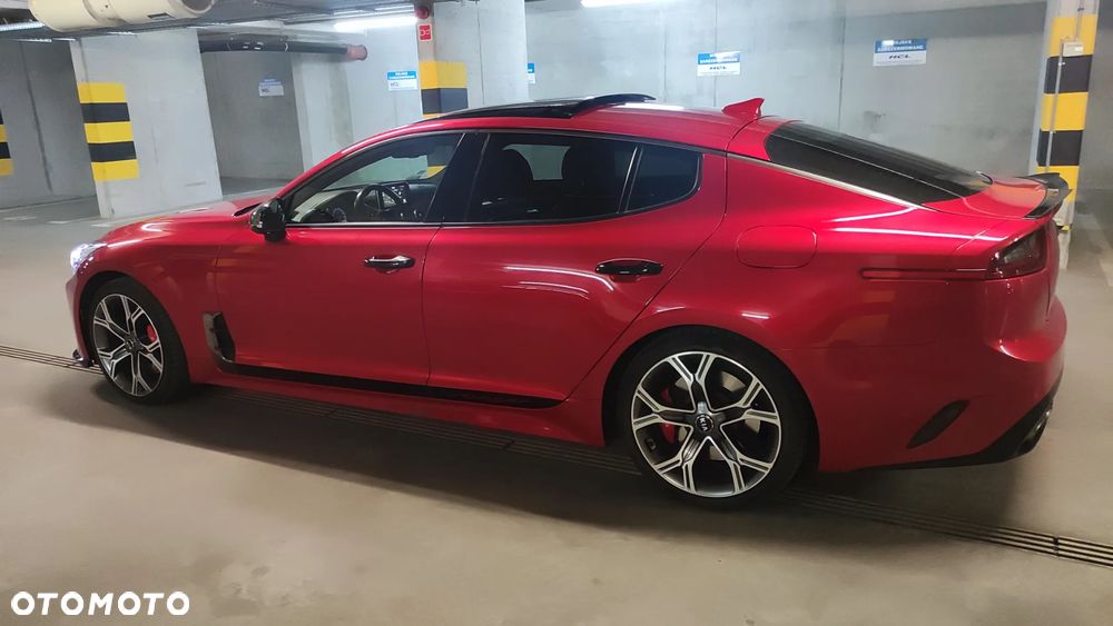Kia Stinger - 8