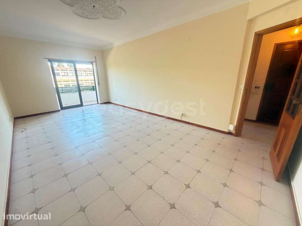T3 com 120 m² | Varanda | Vista Desafogada | Centro de Almada - Grande imagem: 3/22
