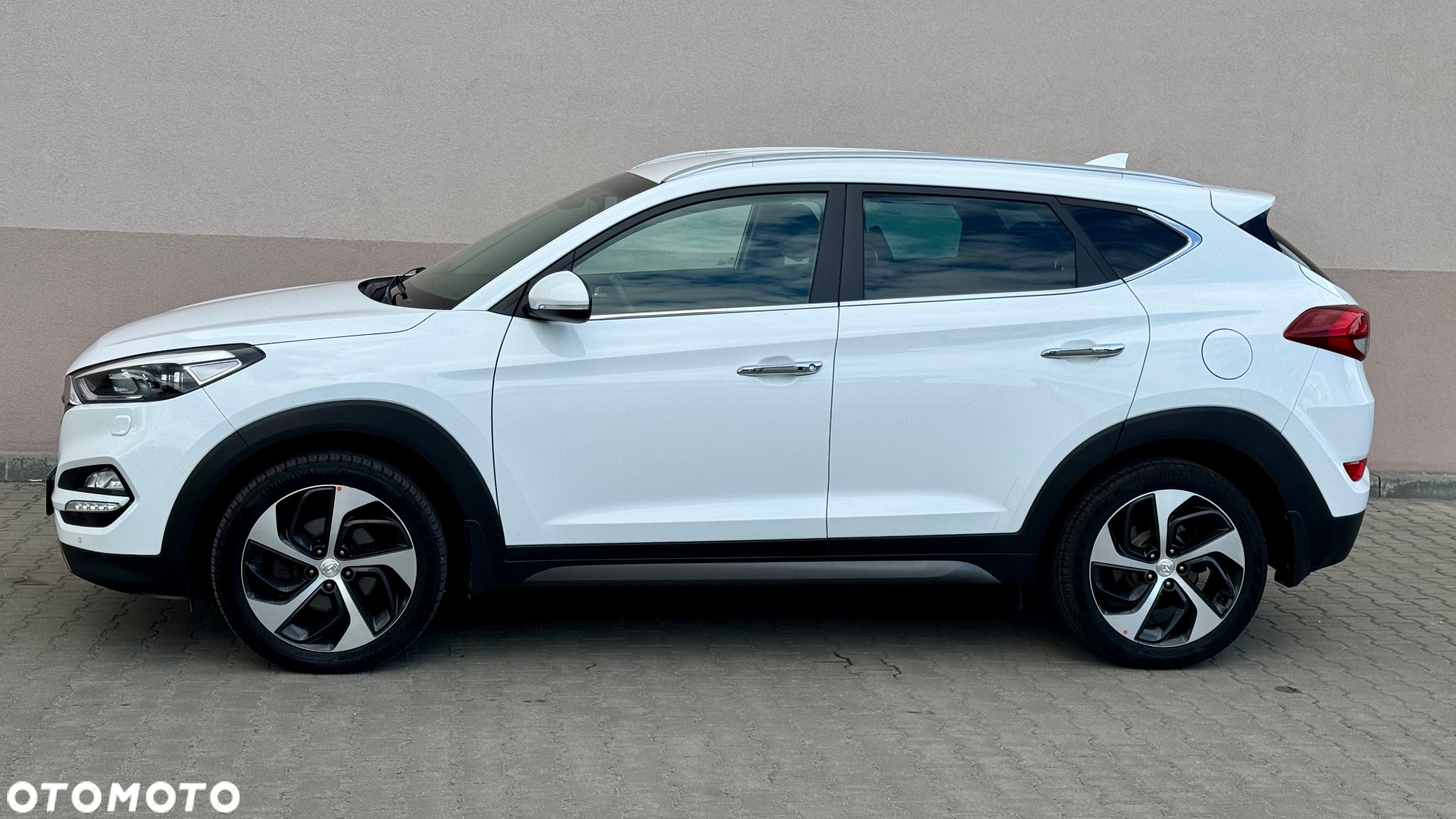 Hyundai Tucson 1.7 CRDI BlueDrive Style 2WD - 2