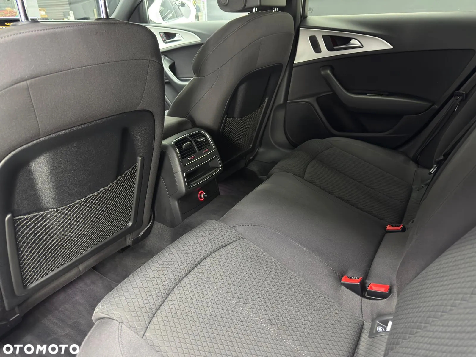 Audi A6 Avant 2.0 TDI Ultra S tronic - 26