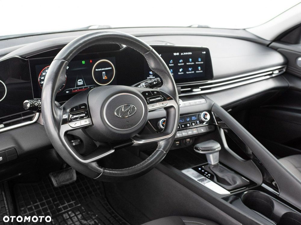 Hyundai Elantra 1.6 Executive CVT - 7
