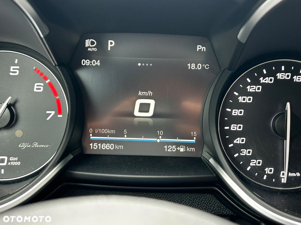 Alfa Romeo Stelvio 2.0 Turbo 16V AT8-Q4 Ti - 27