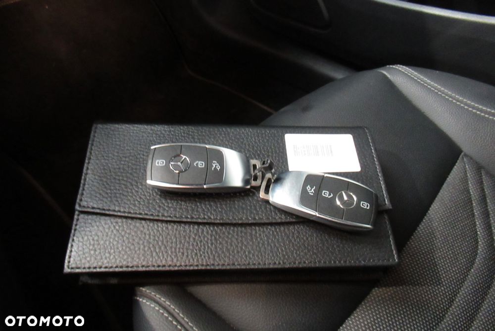 Mercedes-Benz CLA 250 e 8G-DCT Special Edition - 14