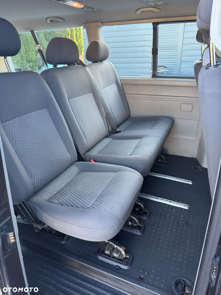 Volkswagen Caravelle - 2