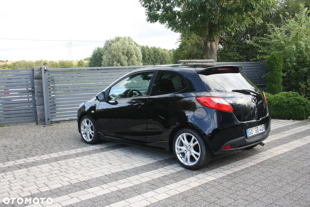 Mazda 2 2009 photo 4