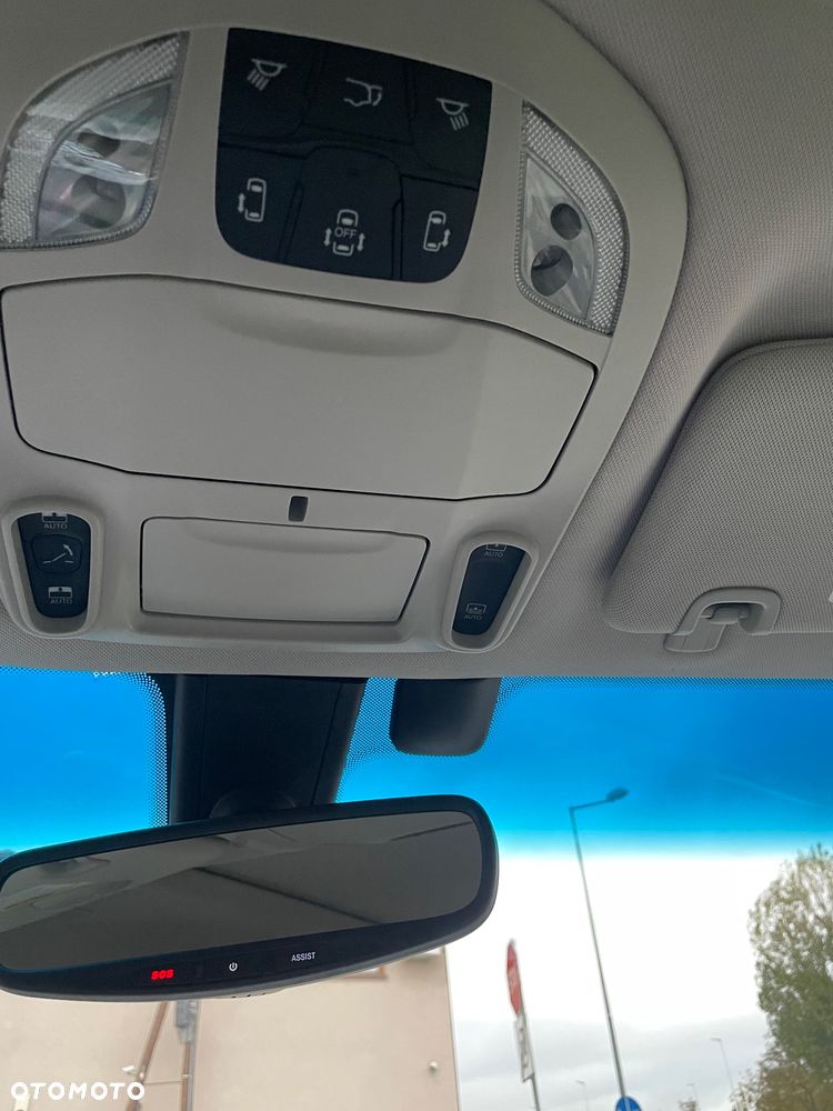 Chrysler Pacifica - 12