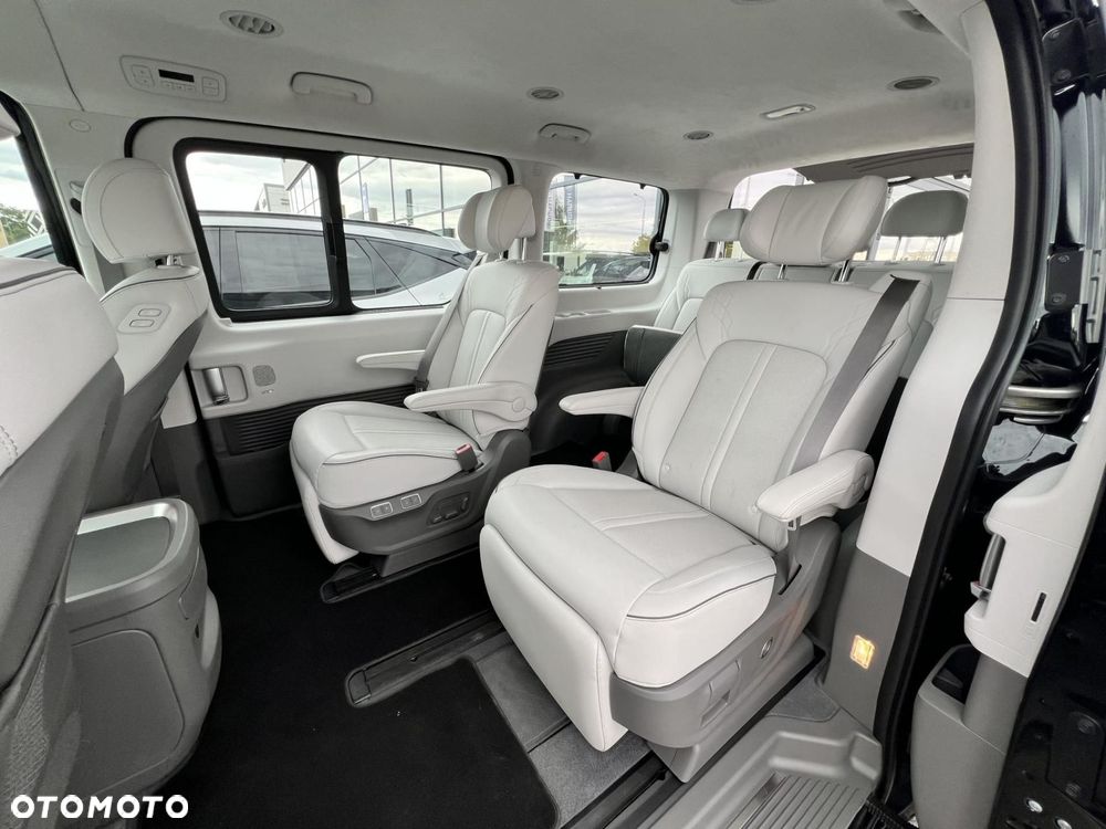 Hyundai Staria - 8