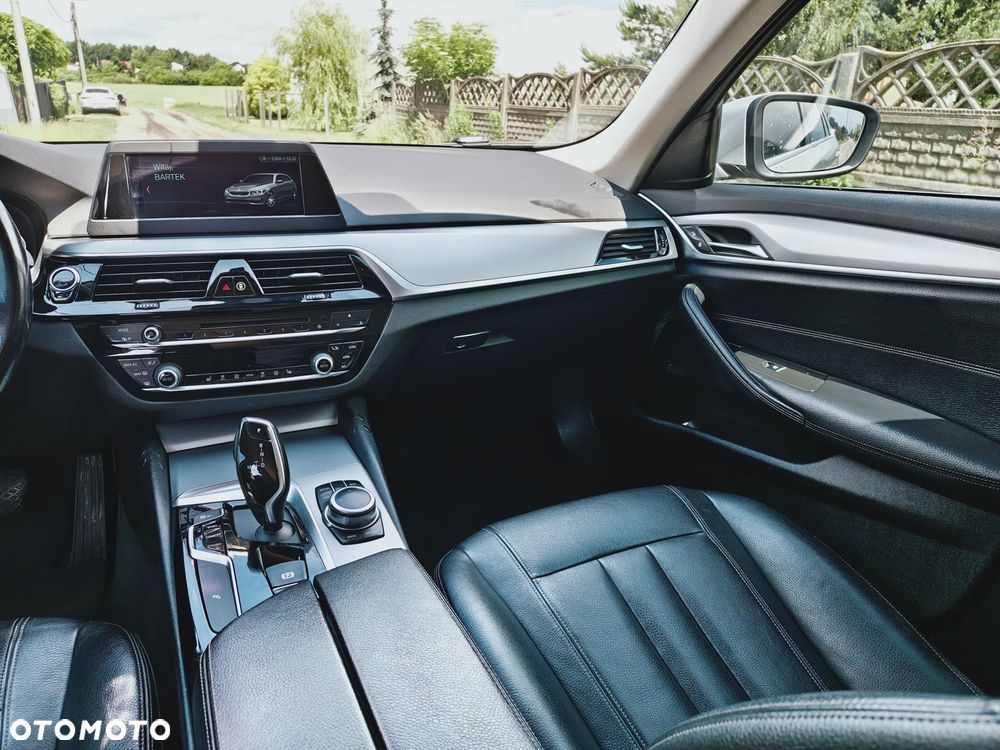 BMW Seria 5 530d xDrive Sport Line - 13