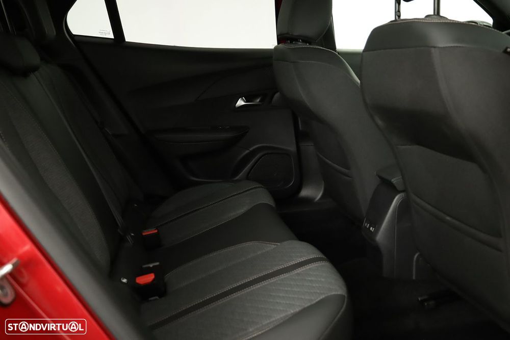 Peugeot 2008 1.2 PureTech Allure - 22