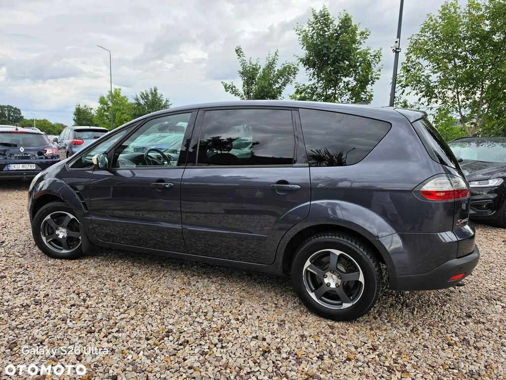 Ford S-Max - 13