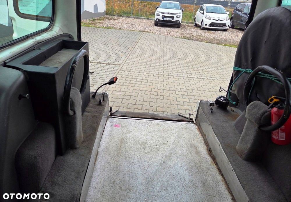 Volkswagen Caddy - 14