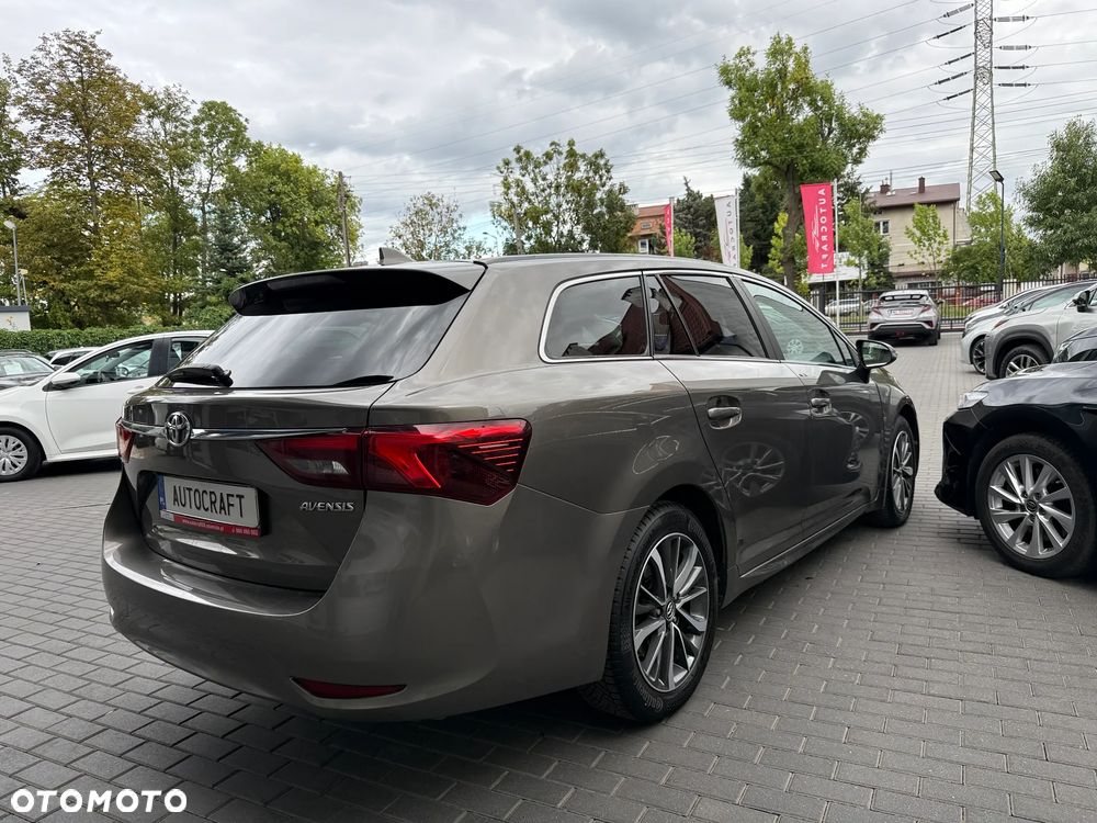 Toyota Avensis 1.8 Premium MS - 26