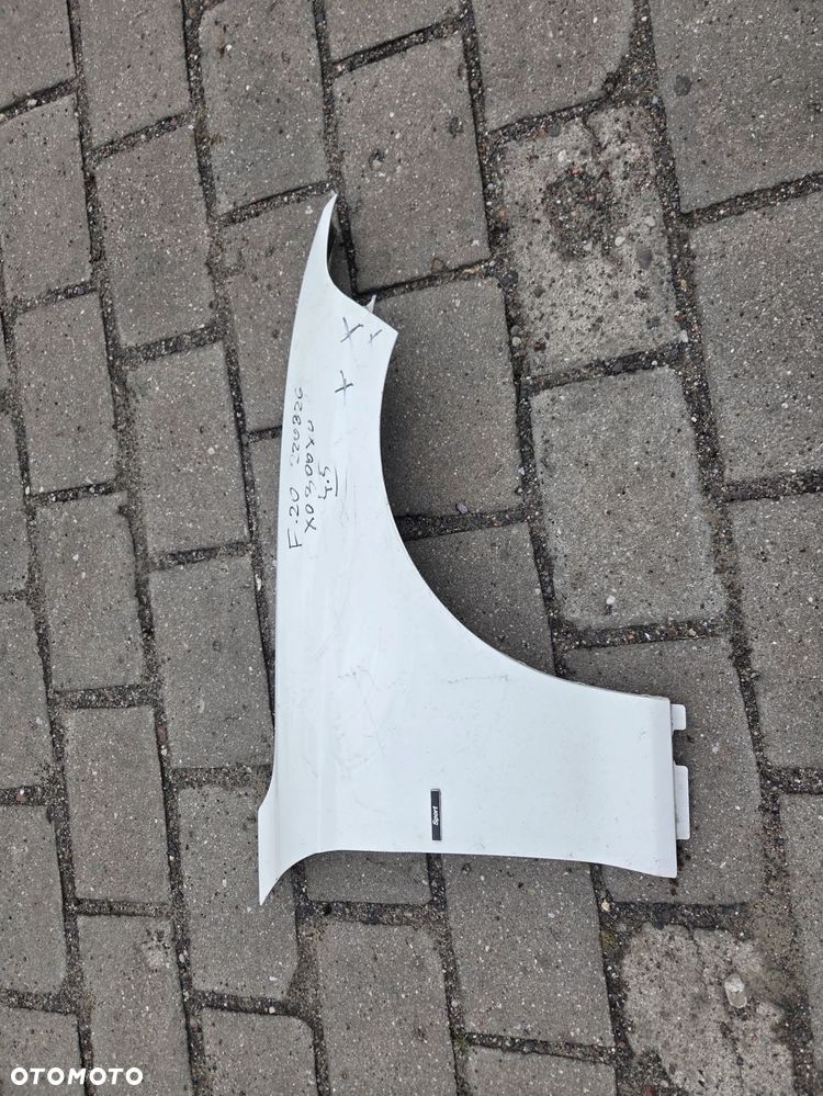 Błotnik BMW Seria 1 F20 2011-2019 przód prawy