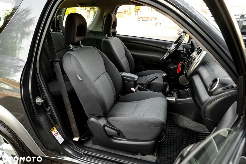 Toyota RAV4 4x4 Edition - 21