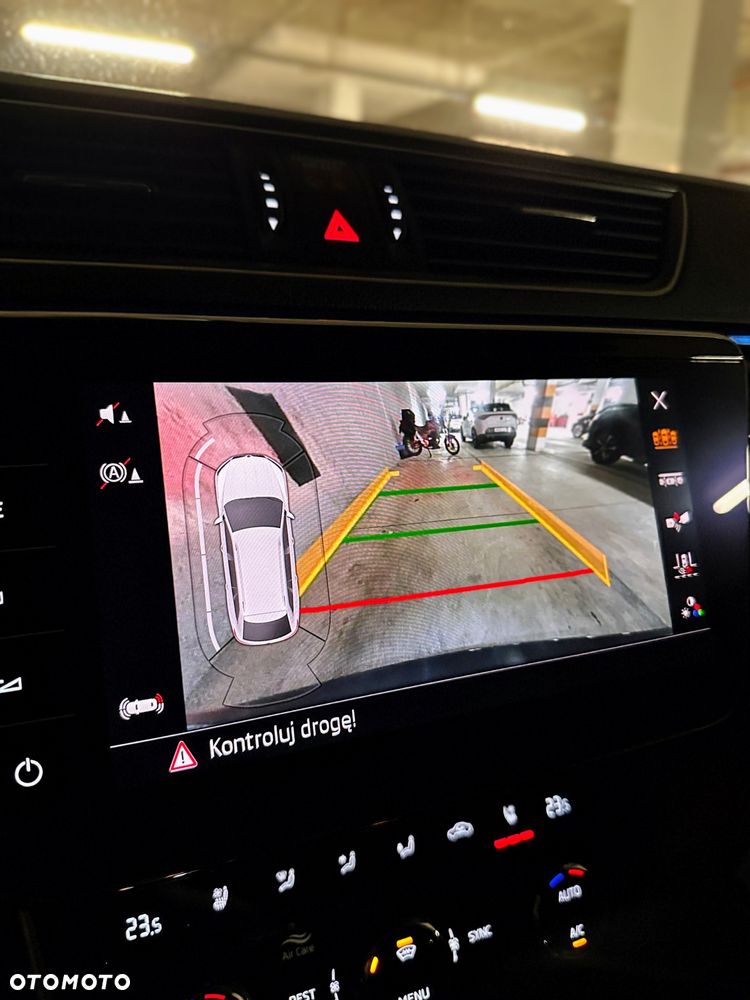 Skoda Superb 2.0 TSI 4x4 L&K DSG - 35